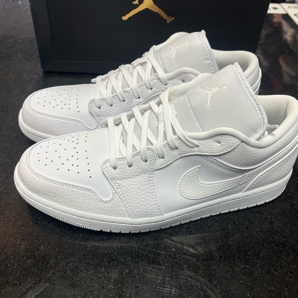 Sz 8 Air Jordan 1 Low Triple White main image 7